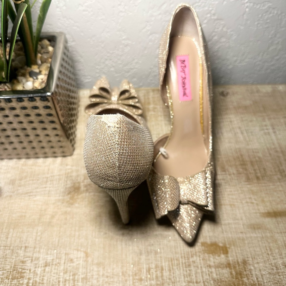 Betsey Johnson Glittering Bow Heels (#0145) - Picture 7 of 11